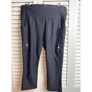 Xersion Womens Large Black High Rise Capri Leggings Quick Dri Zip Pockets NWOT